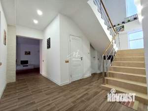 Коттедж 212м², 2-этажный, участок 14 сот.