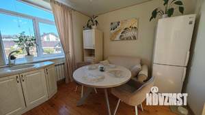 Коттедж 300м², 2-этажный, участок 10 сот.  