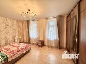 Дом 250м², 3-этажный, участок 25 сот.  