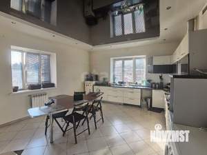 Дом 240м&sup2;, 2-этажный, участок 12 сот.  