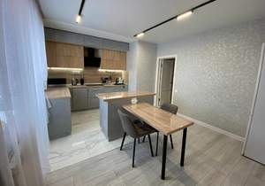 Дом 350м&sup2;, 2-этажный, участок 15 сот.  