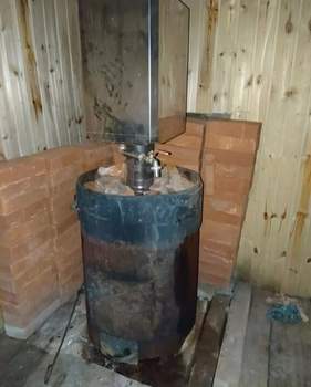 Дом 20м&sup2;, 2-этажный, участок 12 сот.  