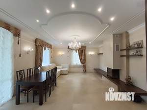 Коттедж 326м², 2-этажный, участок 14 сот.  