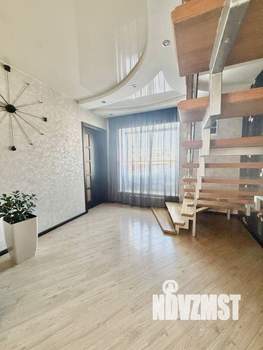 Коттедж 232м&sup2;, 3-этажный, участок 9 сот.  