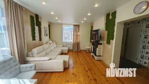 Коттедж 300м&sup2;, 2-этажный, участок 10 сот.  