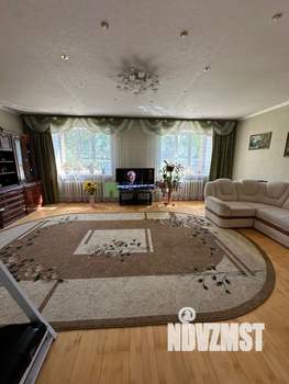 Коттедж 300м², 3-этажный, участок 16 сот.  