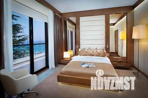 Дом 680м², 2-этажный, участок 15 сот.  