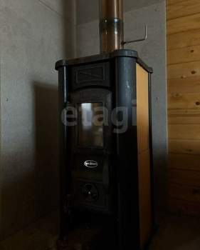 Дом 11м&sup2;, 2-этажный, участок 6 сот.  