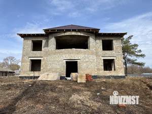 Коттедж 592м², 2-этажный, участок 15 сот.  