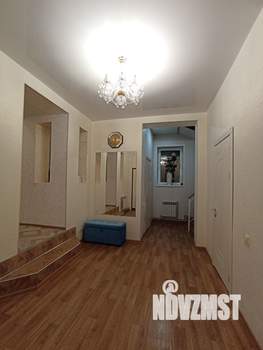 Коттедж 266м², 3-этажный, участок 9 сот.  