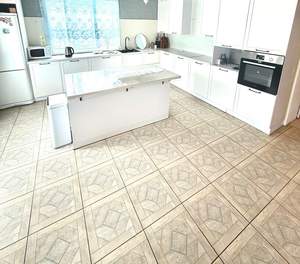 Дом 268м&sup2;, 2-этажный, участок 10 сот.  