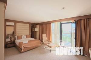 Дом 680м², 2-этажный, участок 15 сот.  