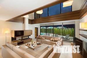 Дом 680м², 2-этажный, участок 15 сот.  