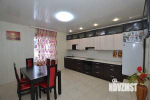 Коттедж 410м², 2-этажный, участок 40 сот.  