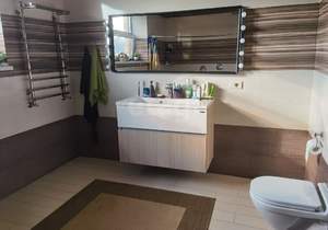 Дом 240м², 2-этажный, участок 12 сот.  