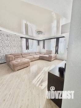 Коттедж 232м&sup2;, 3-этажный, участок 9 сот.  