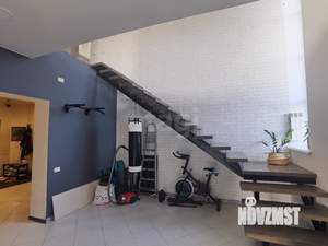 Дом 240м², 2-этажный, участок 12 сот.  