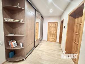 Дом 250м², 3-этажный, участок 25 сот.  