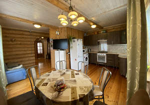 Дом 180м&sup2;, 3-этажный, участок 20 сот.  