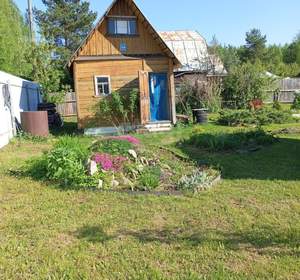 Дом 16м², 2-этажный, участок 8 сот.  