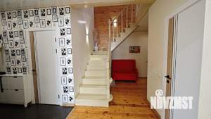 Коттедж 300м&sup2;, 2-этажный, участок 10 сот.  