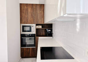 Дом 180м&sup2;, 2-этажный, участок 15 сот.  