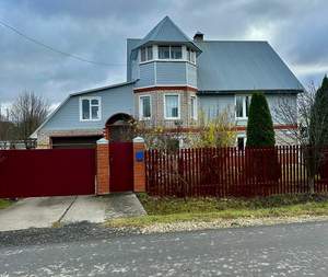 Дом 204м&sup2;, 3-этажный, участок 12 сот.  