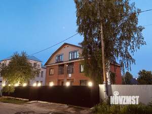 Коттедж 350м², 3-этажный, участок 6 сот.  