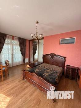 Коттедж 347м², 3-этажный, участок 13 сот.  
