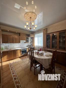 Дом 370м², 3-этажный, участок 11 сот.  