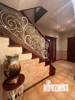 Дом 370м², 3-этажный, участок 11 сот.  