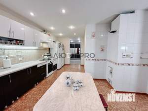 Коттедж 260м&sup2;, 2-этажный, участок 10 сот.  