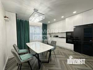 Коттедж 179м², 2-этажный, участок 6 сот.  