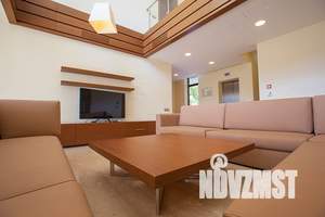 Дом 680м², 2-этажный, участок 15 сот.  