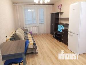 Студия квартира, посуточно, 25м2, 1/17 этаж