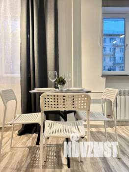 Студия квартира, посуточно, 35м2, 1/5 этаж