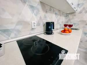 Студия квартира, посуточно, 34м2, 6/13 этаж