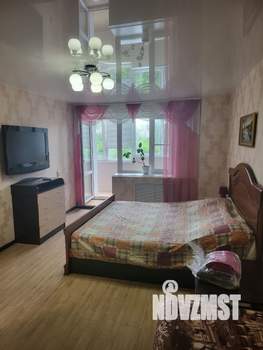 1-к квартира, посуточно, 35м2, 4/10 этаж