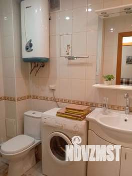 1-к квартира, посуточно, 35м2, 2/10 этаж