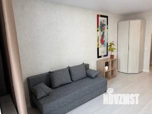 Студия квартира, посуточно, 28м2, 1/9 этаж