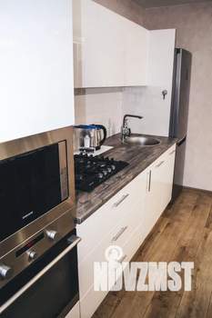 Студия квартира, посуточно, 37м2, 4/10 этаж