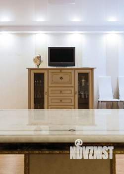 1-к квартира, посуточно, 54м2, 1/1 этаж