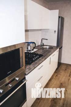 Студия квартира, посуточно, 37м2, 4/10 этаж