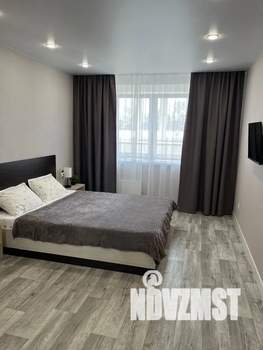 1-к квартира, посуточно, 37м2, 7/10 этаж