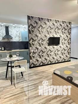 Студия квартира, посуточно, 35м2, 1/5 этаж