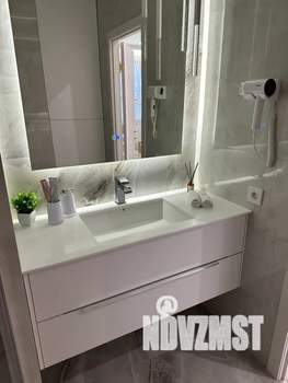 Студия квартира, посуточно, 39м2, 12/18 этаж