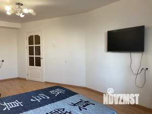 1-к квартира, посуточно, 40м2, 9/16 этаж