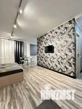 Студия квартира, посуточно, 35м2, 1/5 этаж