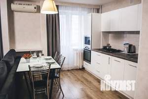 Студия квартира, посуточно, 37м2, 4/10 этаж