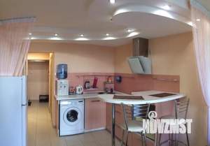 Студия квартира, посуточно, 30м2, 1/10 этаж